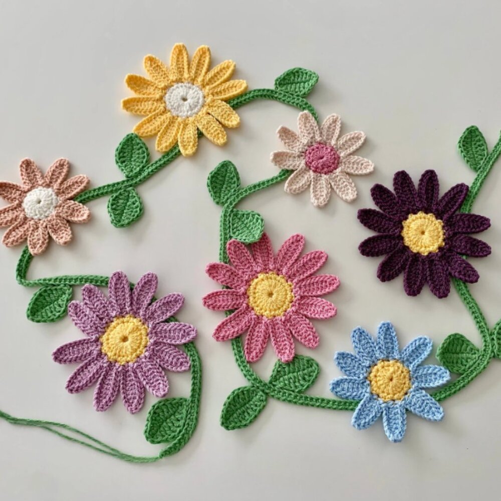Etsy Crochet Daisy Flower Garland, Multicolor Cotton Knit Floral Wall Decor NWT